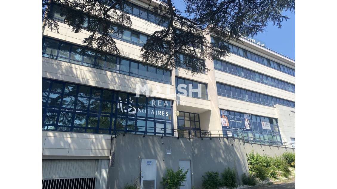 Bureaux divisibles de 1 139m² à louer à Ecully