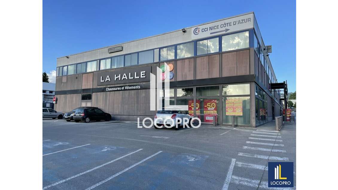 A louer bureaux de 370m² divisibles à Grasse