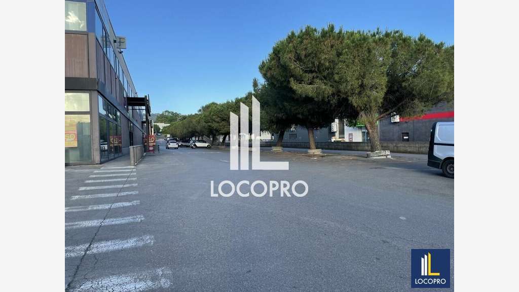 A louer bureaux de 370m² divisibles à Grasse