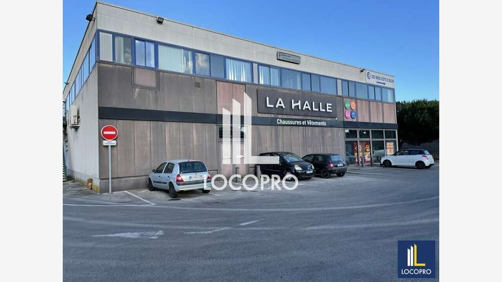 A louer bureaux de 370m² divisibles à Grasse