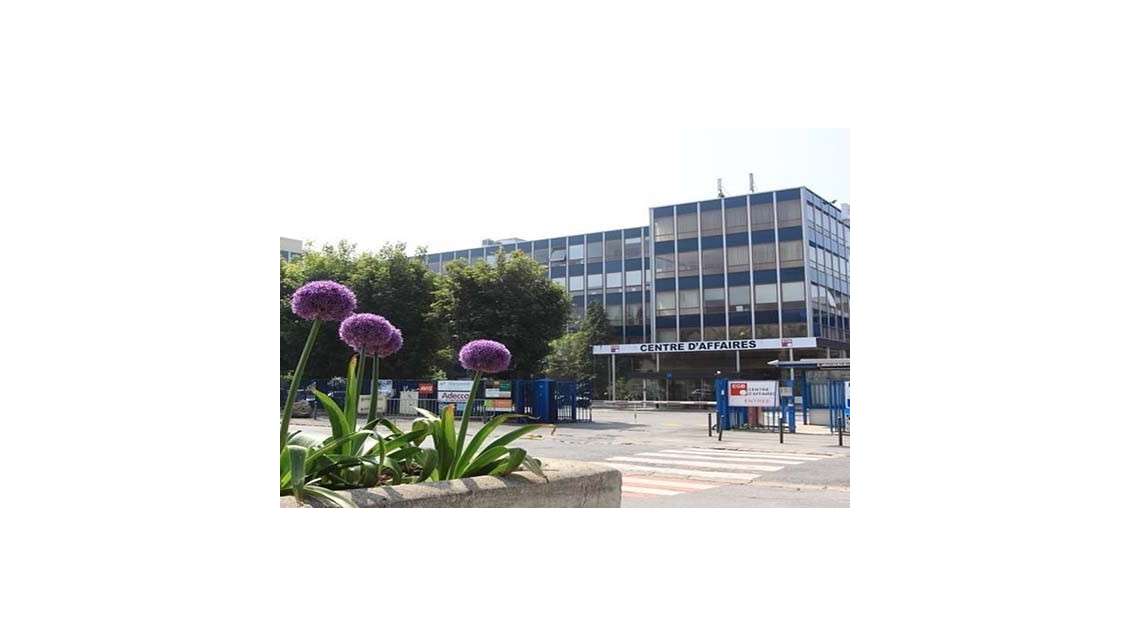 Bureaux 3200m² à louer au Plessis-Belleville