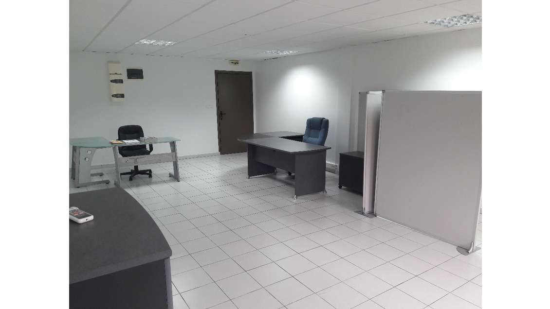 Loue bureaux climatisé de 40m² ZFU Fort De France