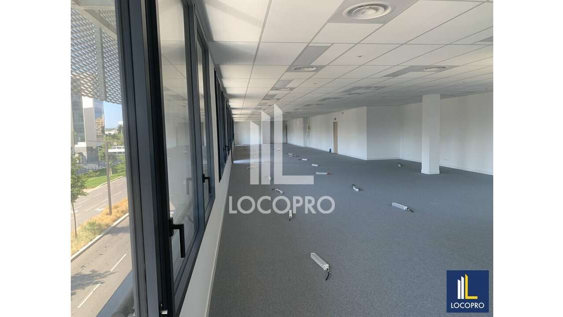 Loue bureaux neufs erp 548m² à Nice Arenas