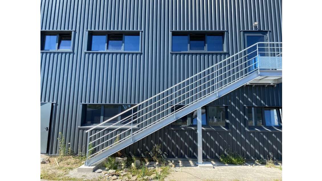 Bureaux 220m² en étage à louer à Plougoumelen