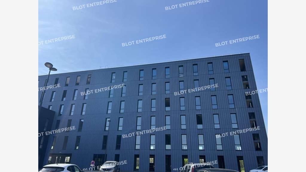 A louer bureaux de 420m² à Rennes Champeaux