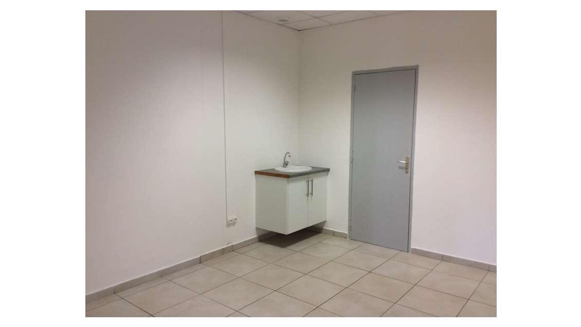 Loue cabinet médical de 20m² à l'entrée de Kourou 