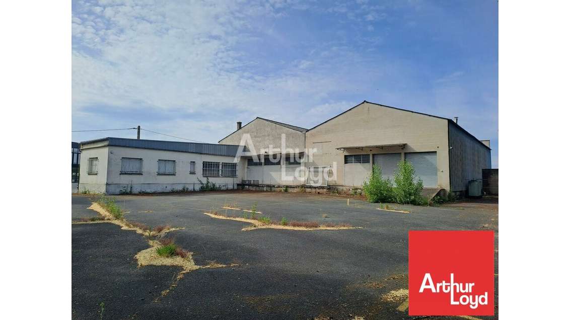 Local de stockage 820m² à louer à Châtellerault