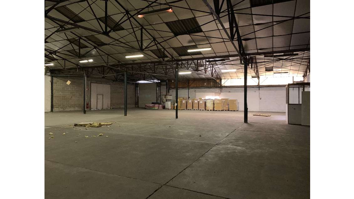 Loue local d'activité 2303m² Angers Nord Est