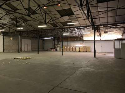 Loue local d'activité 2303m² Angers Nord Est