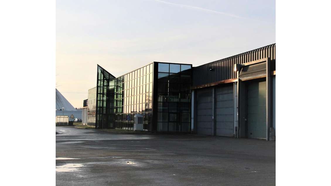 À louer entrepôt entre 1 120 et 1 460m² à Avelin