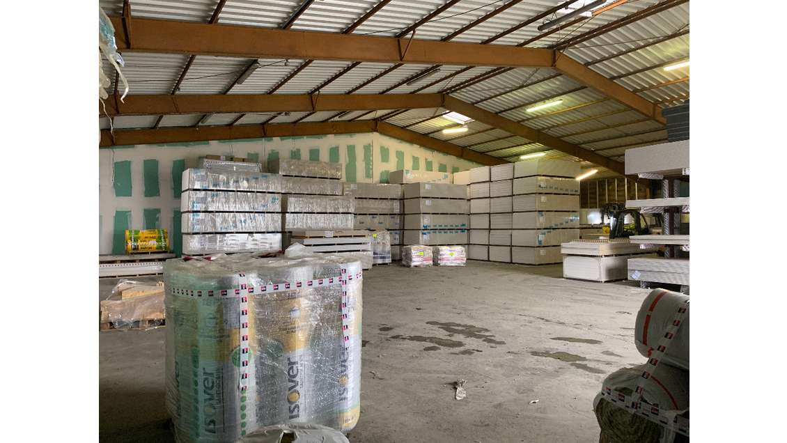 Loue entrepôt isolé 832m² prox grands axes Angers