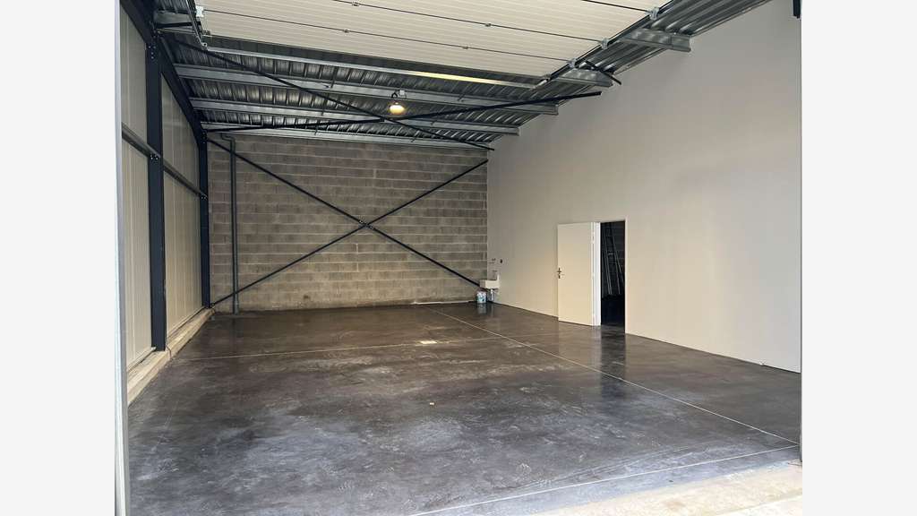 A louer entrepôt isolé de 90m² à Angers sud