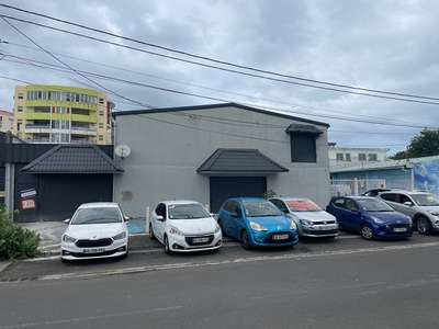 Loue local industriel de 1090m² à Pointe à Pitre 
