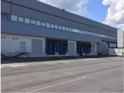 À louer entrepôt 12000m² au Plessis-Belleville 