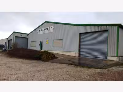 Location entrepôt surface de 1 000m² à Toucy