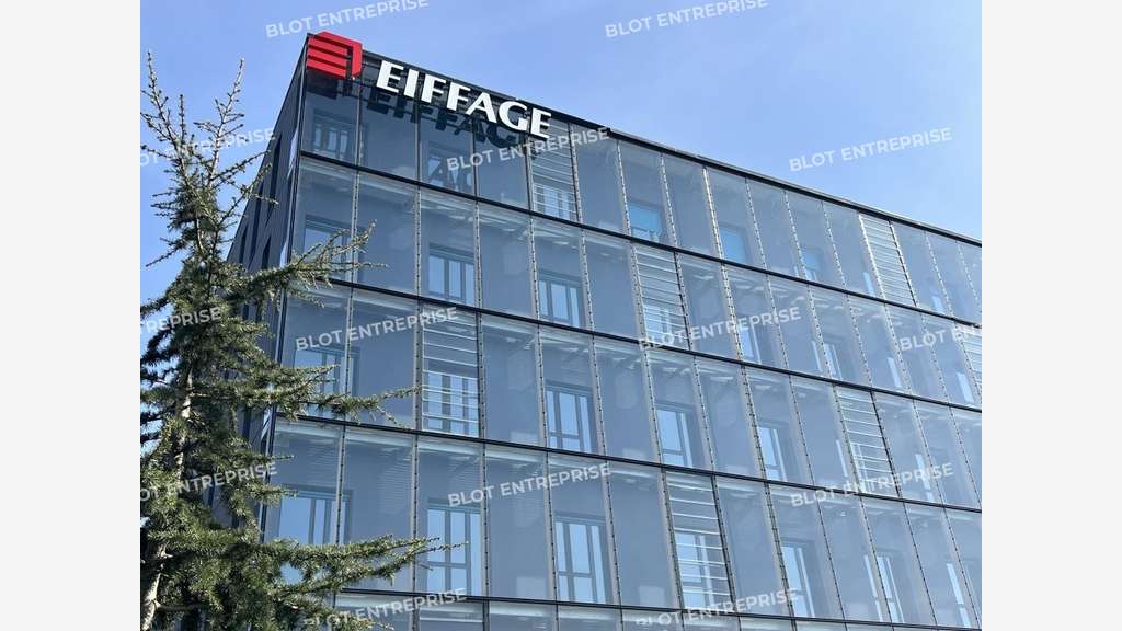 Loue bureaux 802m² à Rennes excellente visibilité