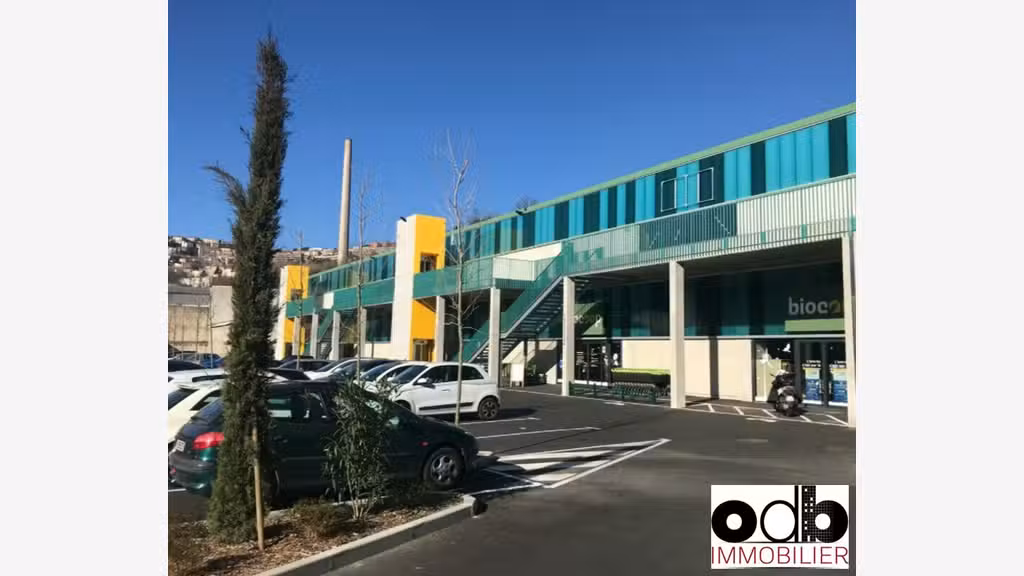 Locaux commerciaux de 1103m² à louer à Grasse