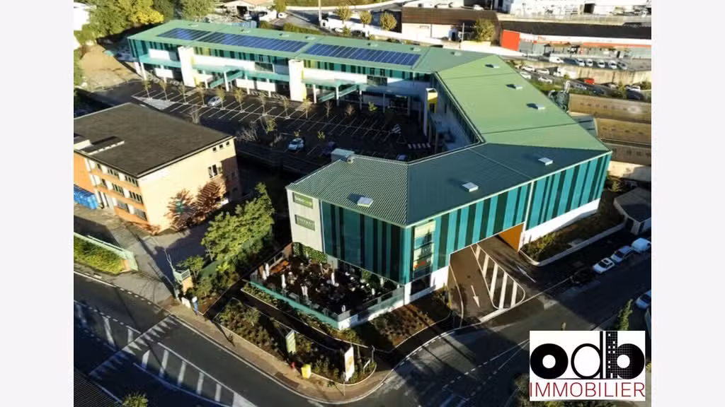 Locaux commerciaux de 1103m² à louer à Grasse
