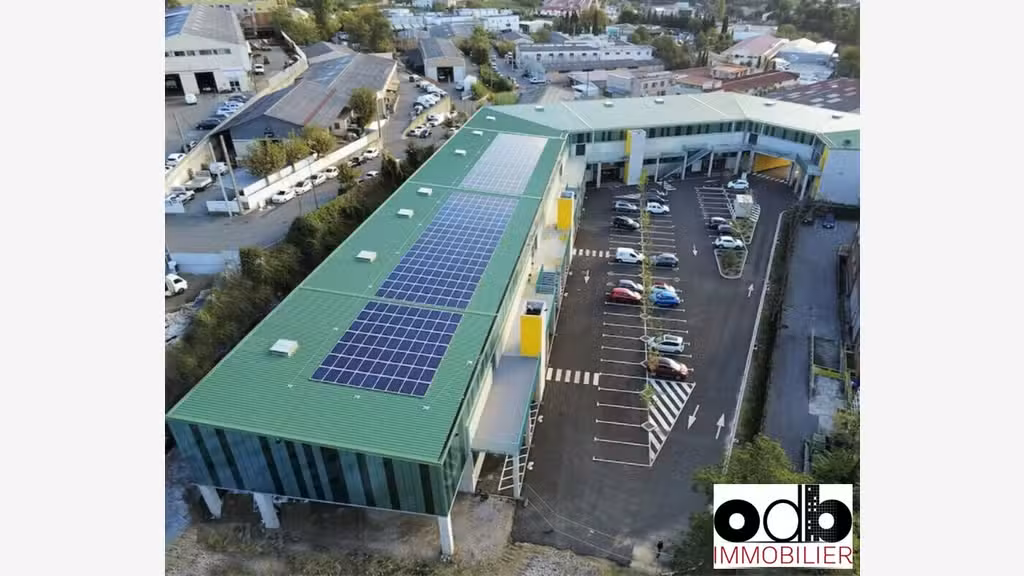 Locaux commerciaux de 1103m² à louer à Grasse