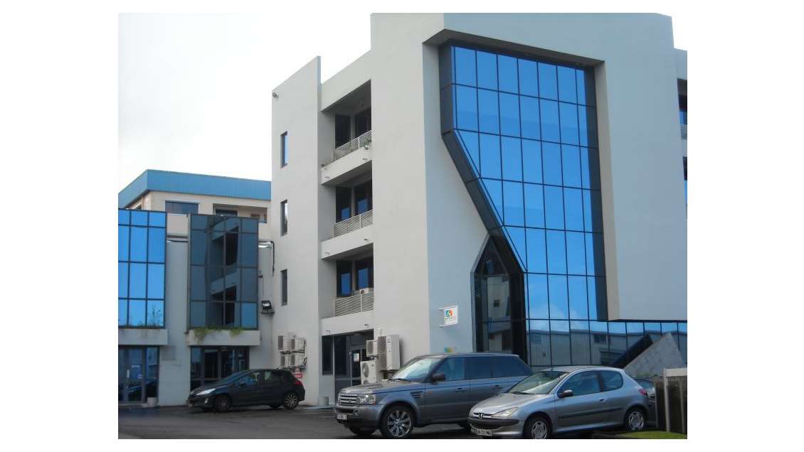 Bureaux de 704m² à louer au 1er étage au Lamentin