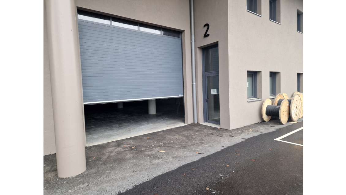 Loue local d'activité de 171m² à Epagny zone Poisy