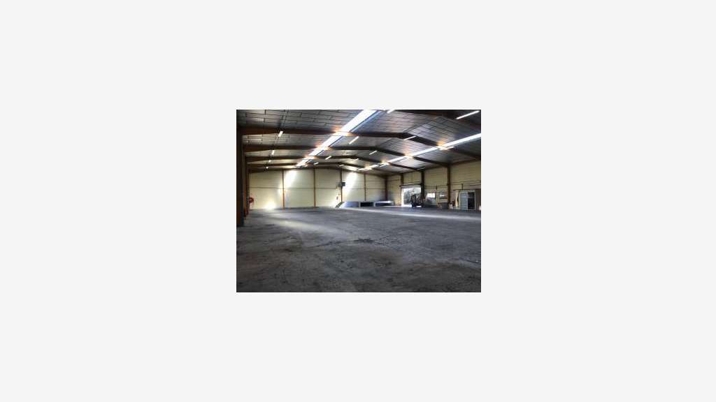 Loue local 1750m² en empl n°1 aux Pennes Mirabeau