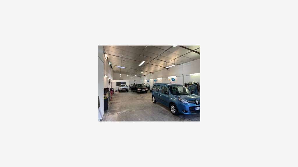 A louer local activité 191m² à Aubagne ZI Paluds