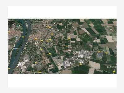 A louer local d'activité 4250m² Tarascon Roubian