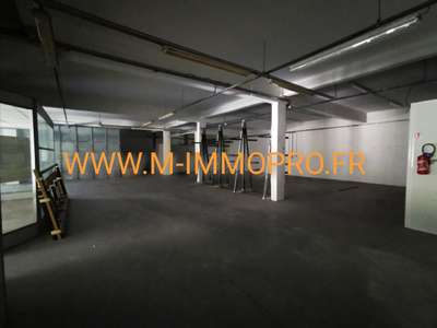 Loue 550m² zone industrielle Saint Laurent du Var