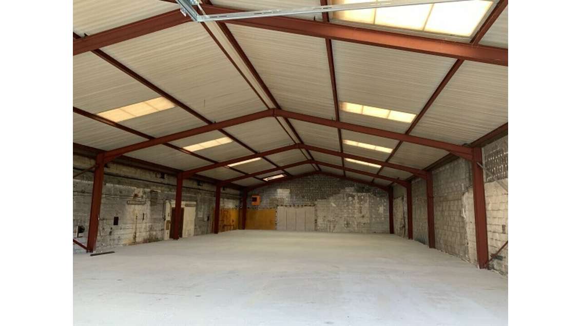 Local d'activité atelier 430m² à louer à Tergnier