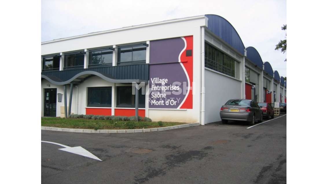 Local d'activité et bureaux 875m² à louer à Genay