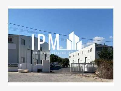 Loue local d'activité 277m² à Gémenos