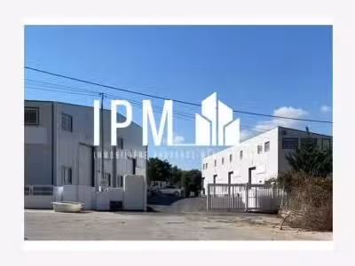 Loue local d'activité 466m² à Gémenos