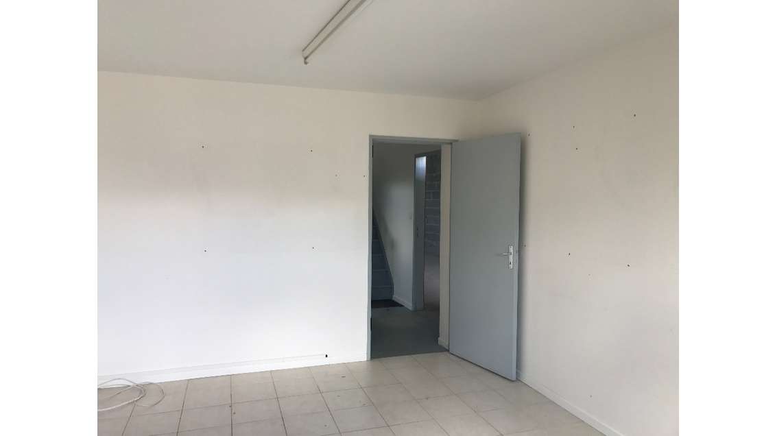 Loue local d'activité excellent état 230m² Angers