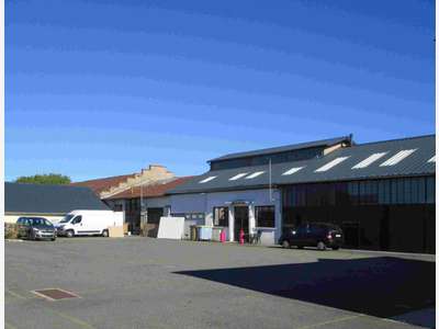 Location local d'activité de 160 à 650m² à Nevers