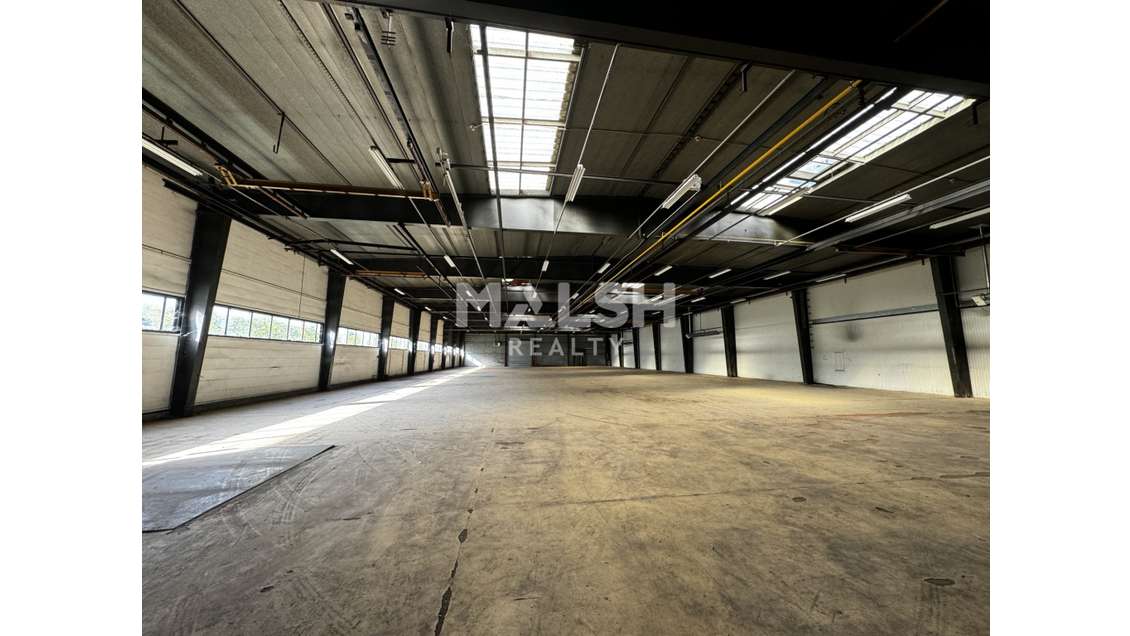 Local d'activité 2000m² à louer à Vénissieux