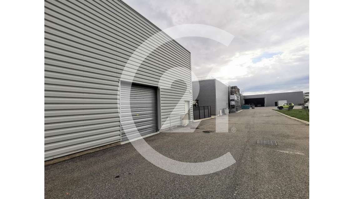 A louer local 290m² ZAC Freydières à Soyons