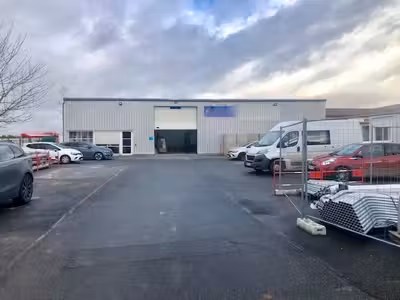Location Locaux d'activités - Entrepôts à Poulainville