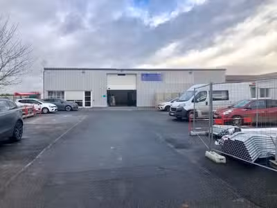 Location local d'activités 340m² au Nord d'Amiens