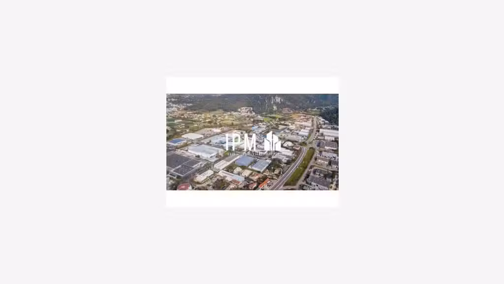 A louer local d'activités 7143m² à Aubagne Paluds