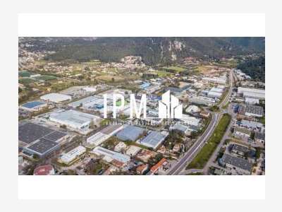 A louer local d'activités 7143m² à Aubagne Paluds