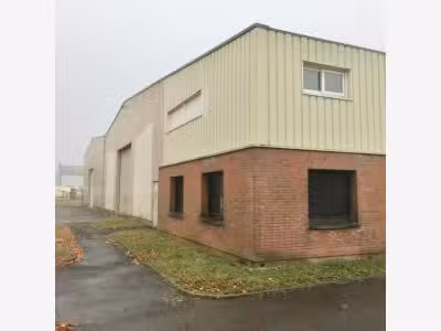 Loue local d'activités 2 286m² proche d'Amiens