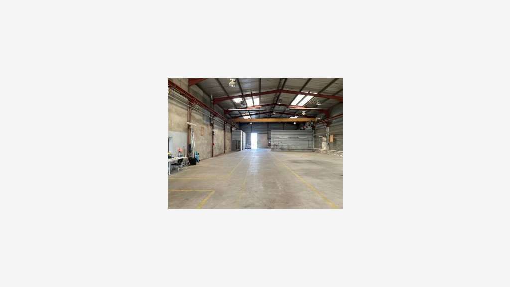 A louer local activités bureaux 1125m² à Martigues