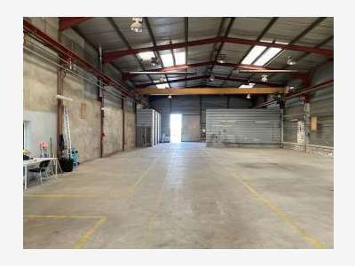 A louer local activités bureaux 1125m² à Martigues
