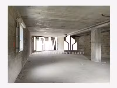 A louer local commercial 120m² Nîmes