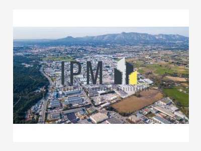 A louer local commercial 1151m² Aubagne 13400