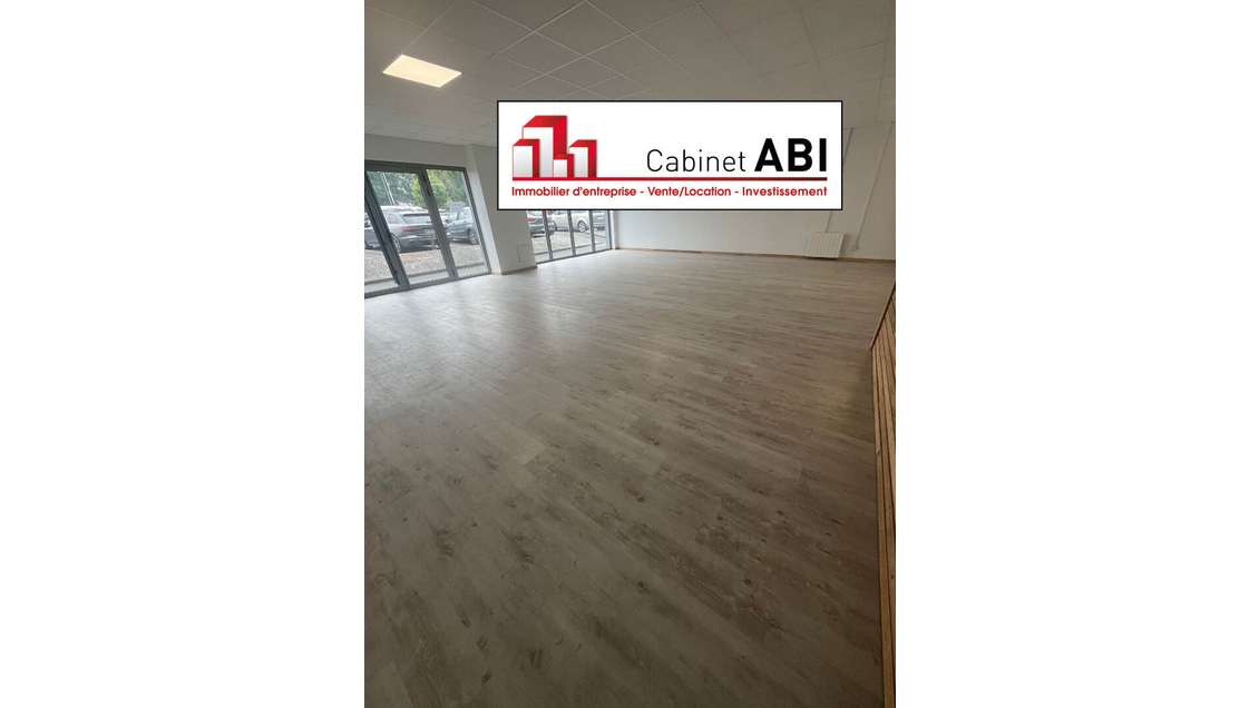 A louer local commercial de 130m² à Cholet Est