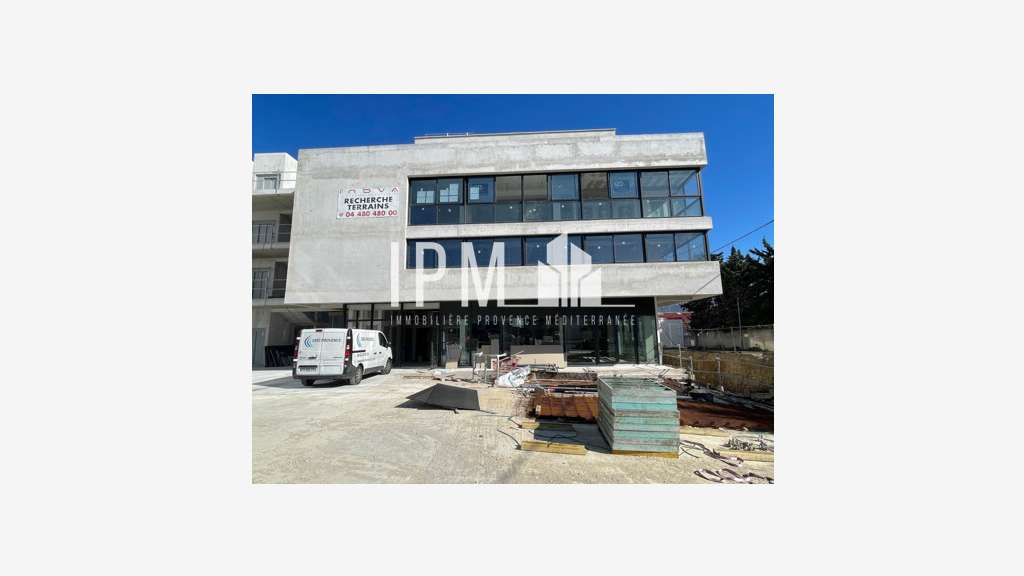 A louer local commercial 105 m² La Seyne sur Mer