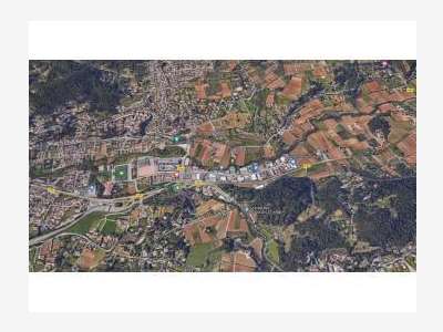 A louer local commercial de 137m² à Auriol Pujol