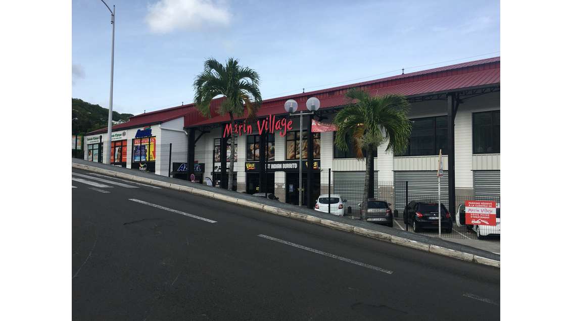 A louer local commercial 180m² au centre du Marin